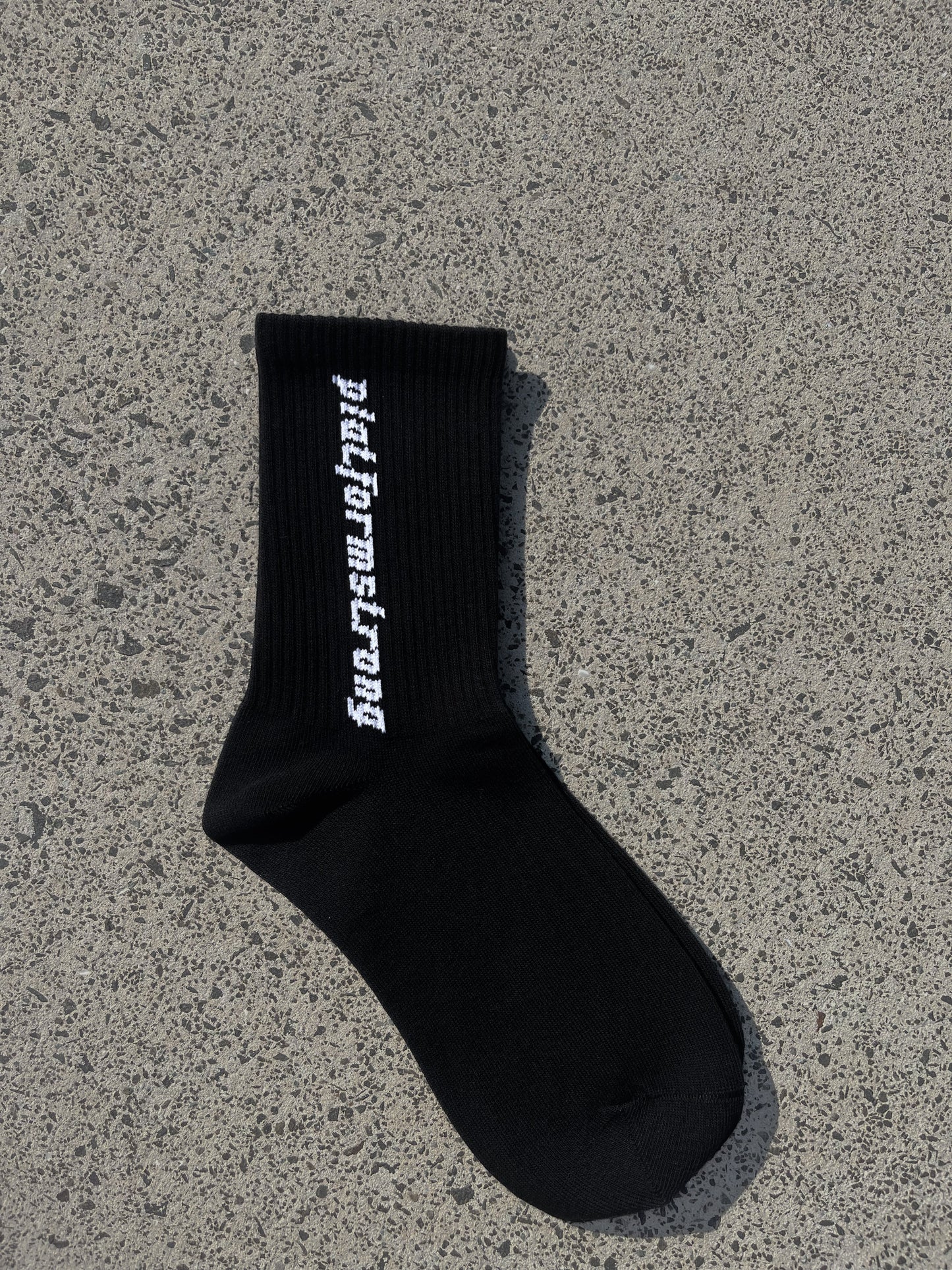P-Strong Crew Socks - B/W